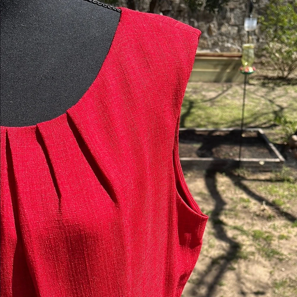 Elegant Red Ellen Tracy Sleeveless fully lined Dress. Size 14. Side pockets. - Picture 4 of 16